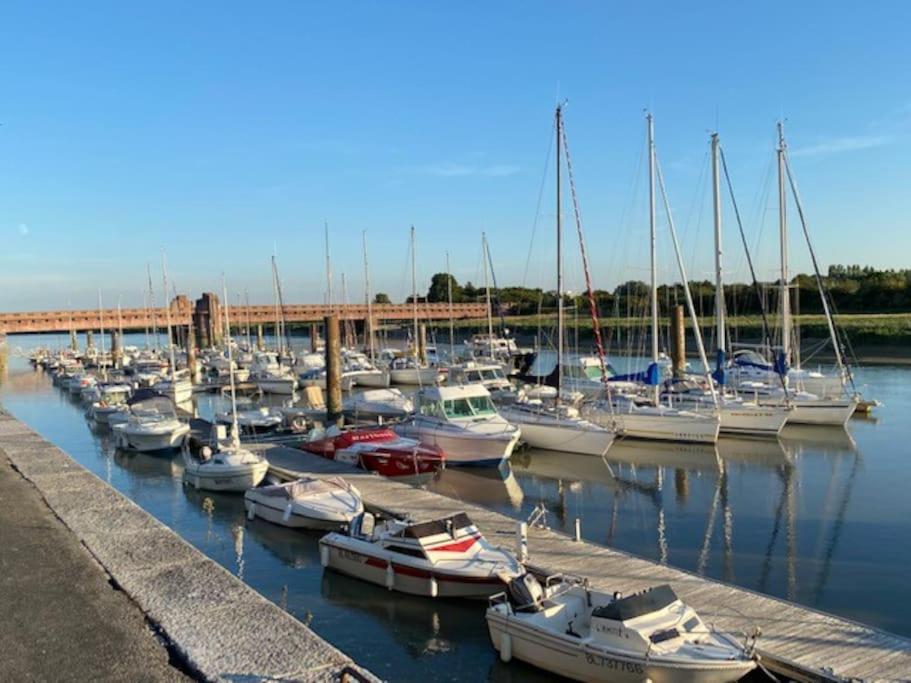 La Capitainerie Beau Duplex Face Port De Plaisance Lägenhet Étaples Exteriör bild
